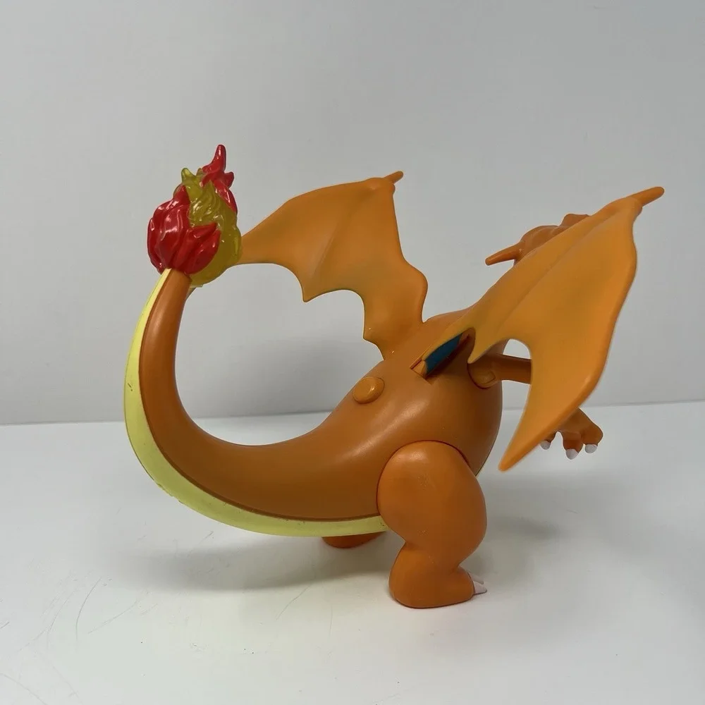 Pokemon Flame & Flight Charizard Deluxe 8